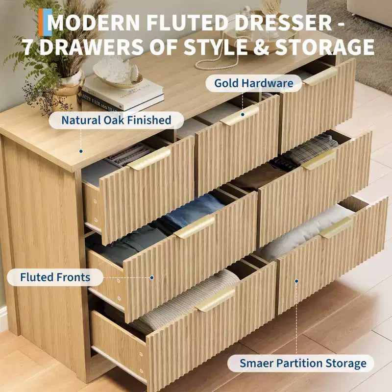 Commode à 7 tiroirs cannelés pour chambre – Commode en bois de 47,24 pouces de large avec poignées en métal, organisateur de rangement moderne et meuble TV console multimédia
