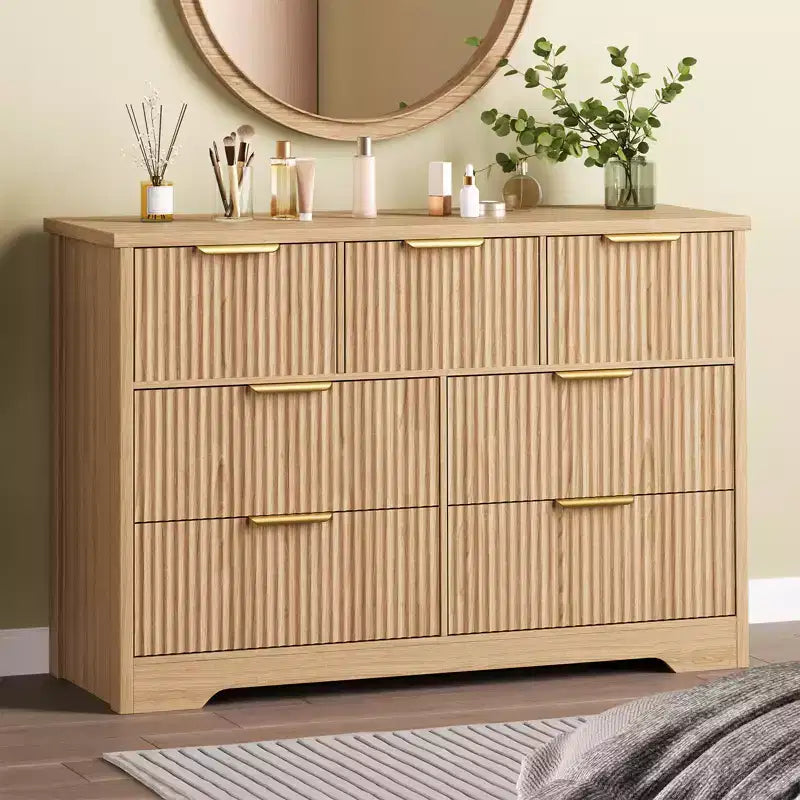Comò con 7 cassetti scanalati per camera da letto - Cassettiera in legno larga 47,24 pollici con maniglie in metallo, organizzatore moderno e porta TV
